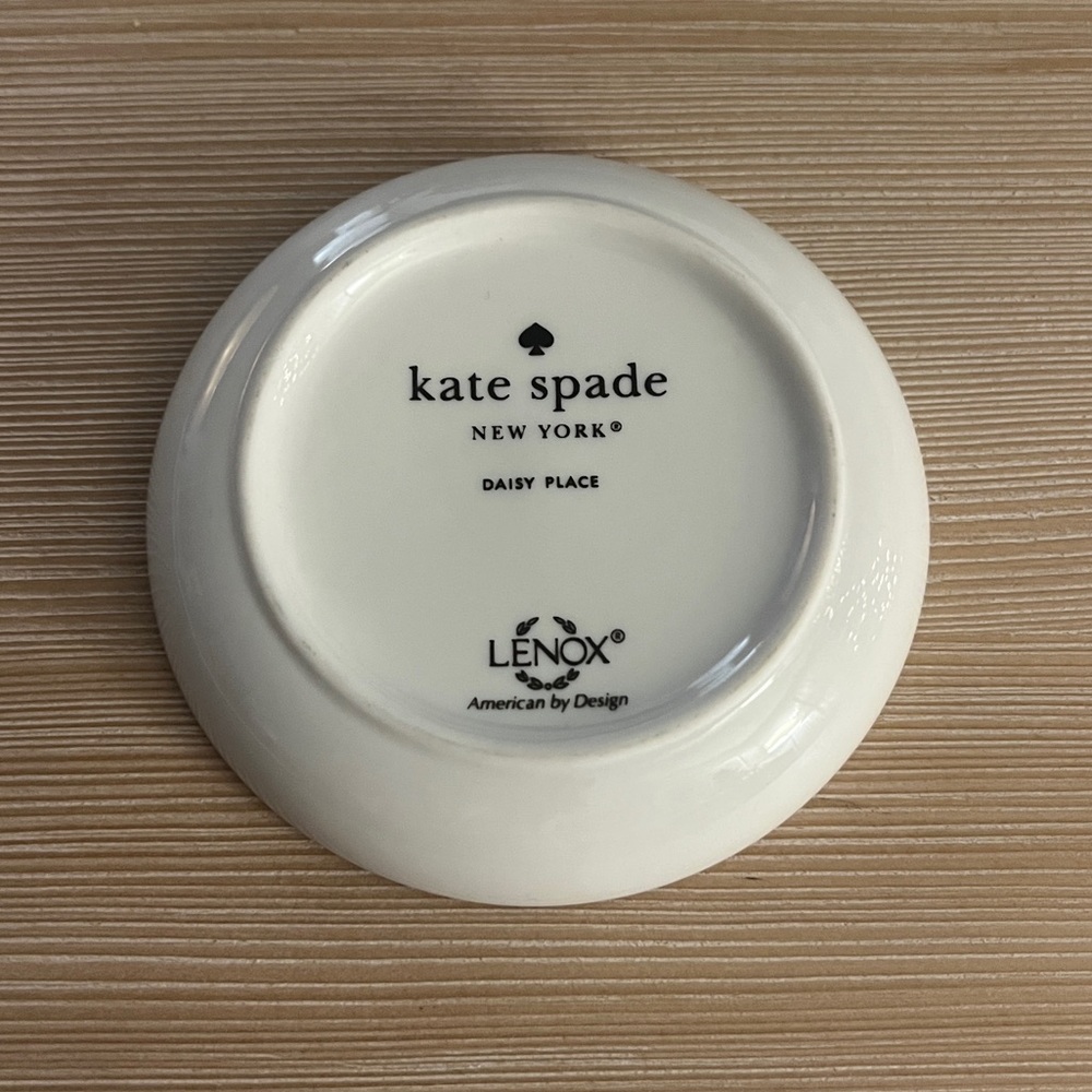 Kate Spade New York Daisy Place Ring Dish - Picture 2 of 4